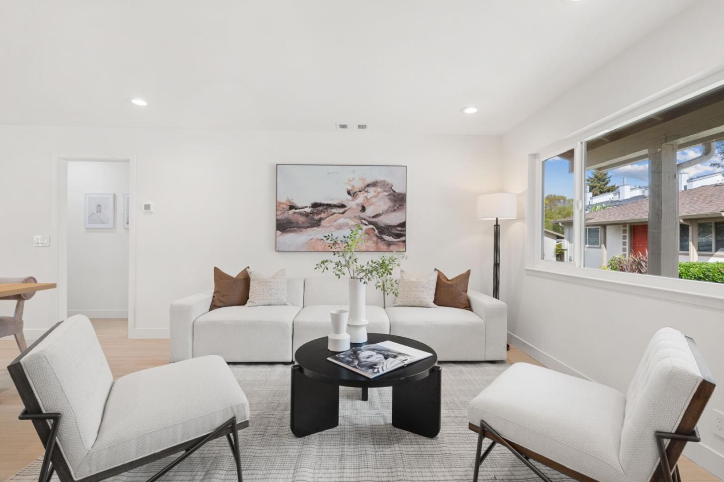 Detail Gallery Image 4 of 28 For 1947 San Luis #10,  Mountain View,  CA 94043 - 3 Beds | 2 Baths
