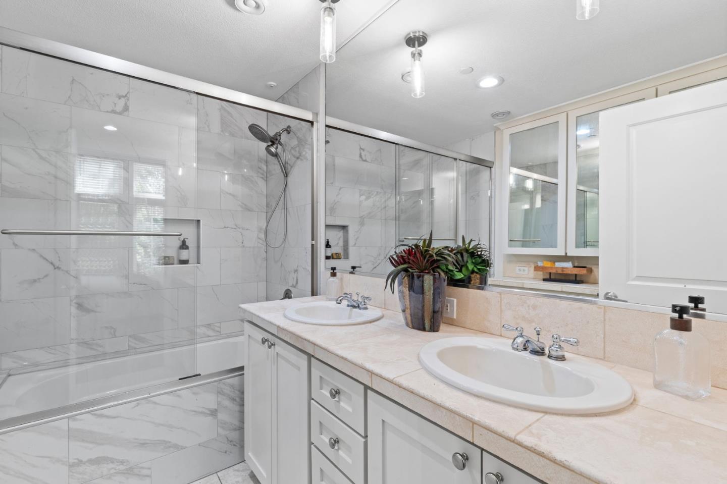 Detail Gallery Image 20 of 28 For 265 Kentdale Pl, San Jose,  CA 95126 - 4 Beds | 2/1 Baths