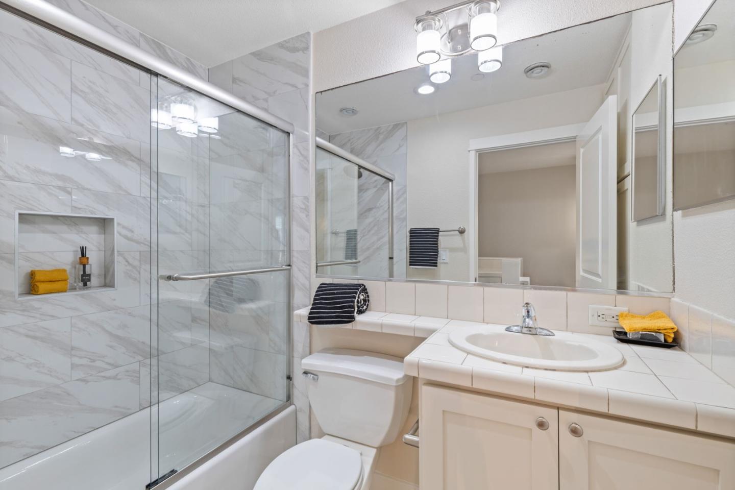 Detail Gallery Image 22 of 28 For 265 Kentdale Pl, San Jose,  CA 95126 - 4 Beds | 2/1 Baths