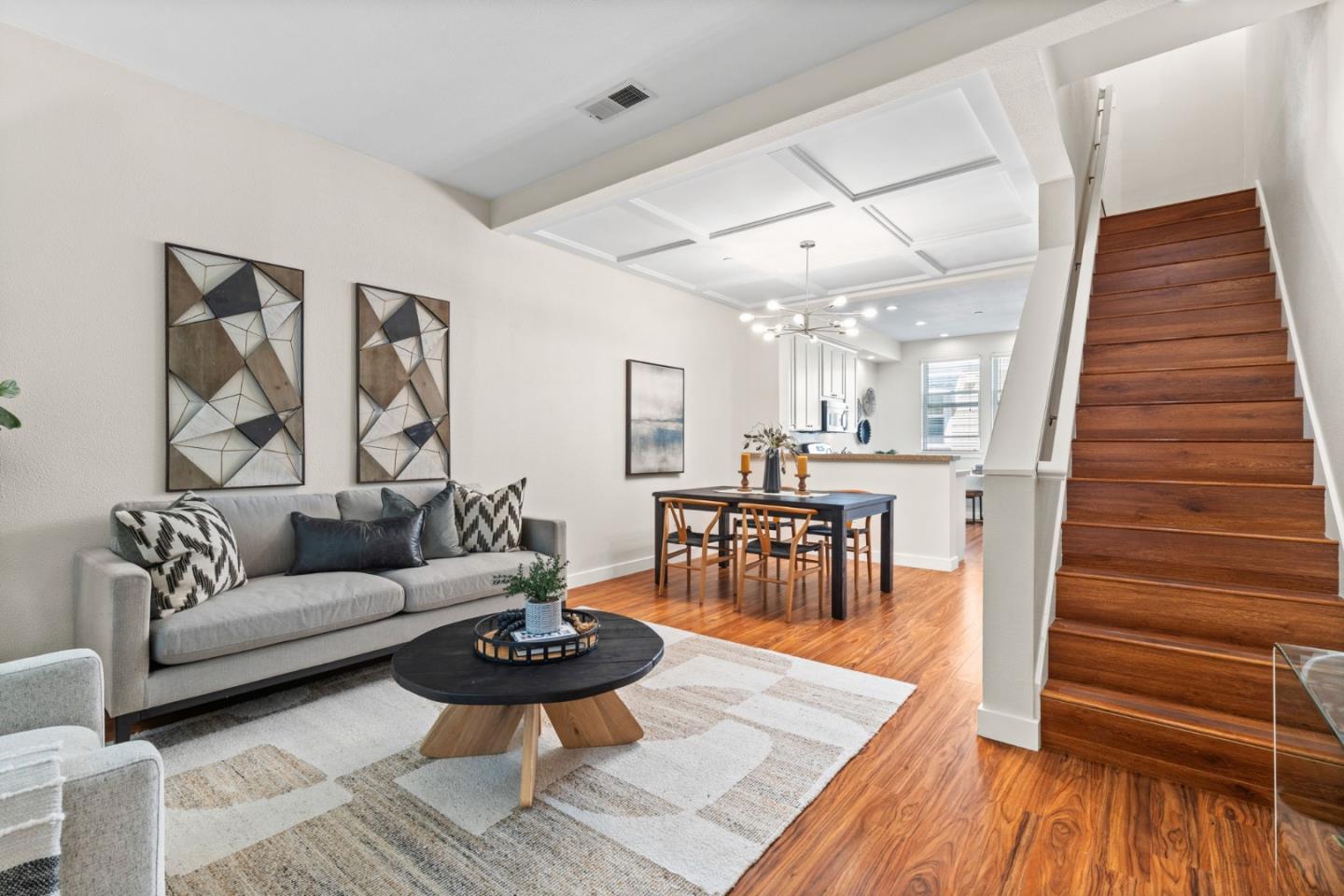 Detail Gallery Image 4 of 28 For 265 Kentdale Pl, San Jose,  CA 95126 - 4 Beds | 2/1 Baths