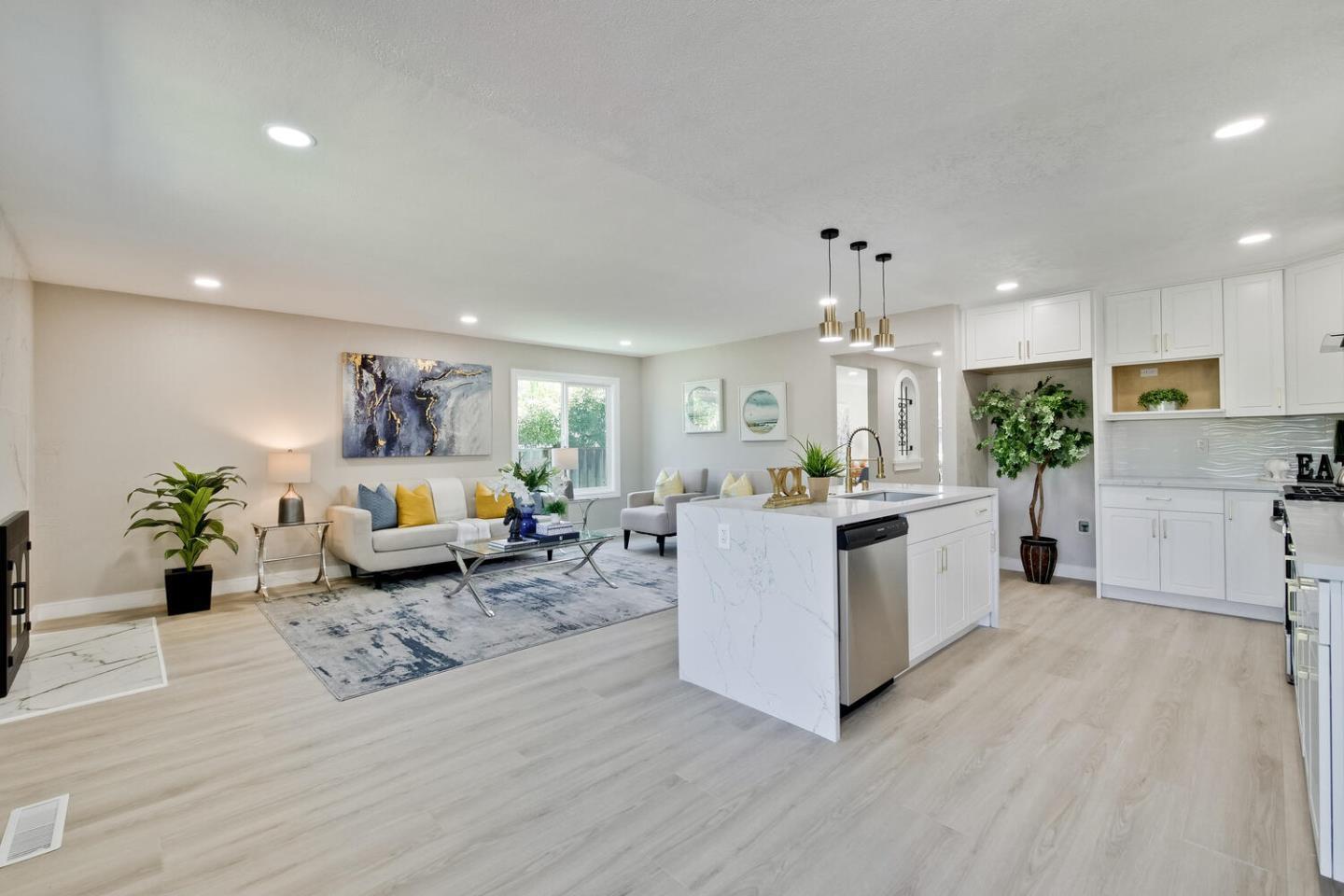 Detail Gallery Image 11 of 38 For 985 Reed Ave, Sunnyvale,  CA 94086 - 4 Beds | 2 Baths