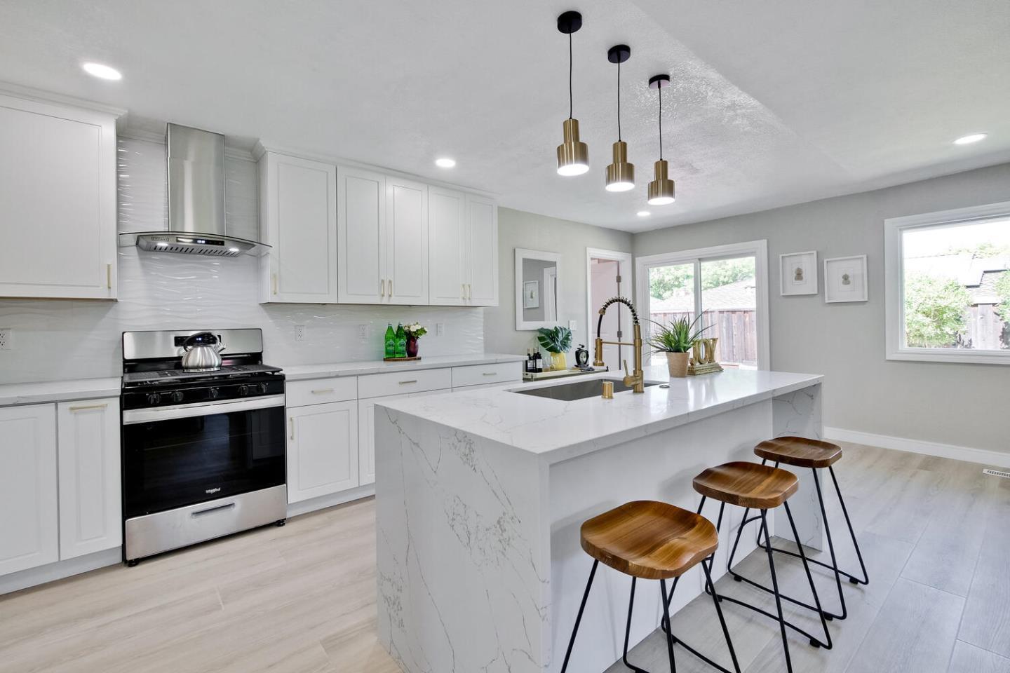 Detail Gallery Image 9 of 38 For 985 Reed Ave, Sunnyvale,  CA 94086 - 4 Beds | 2 Baths