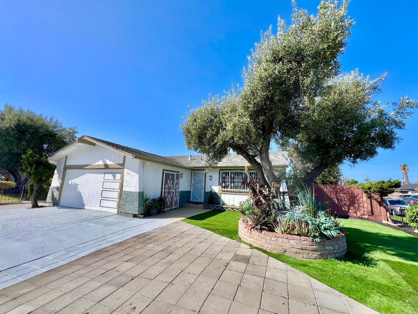 Detail Gallery Image 11 of 50 For 1151 Leeward Dr, San Jose,  CA 95122 - 4 Beds | 2 Baths
