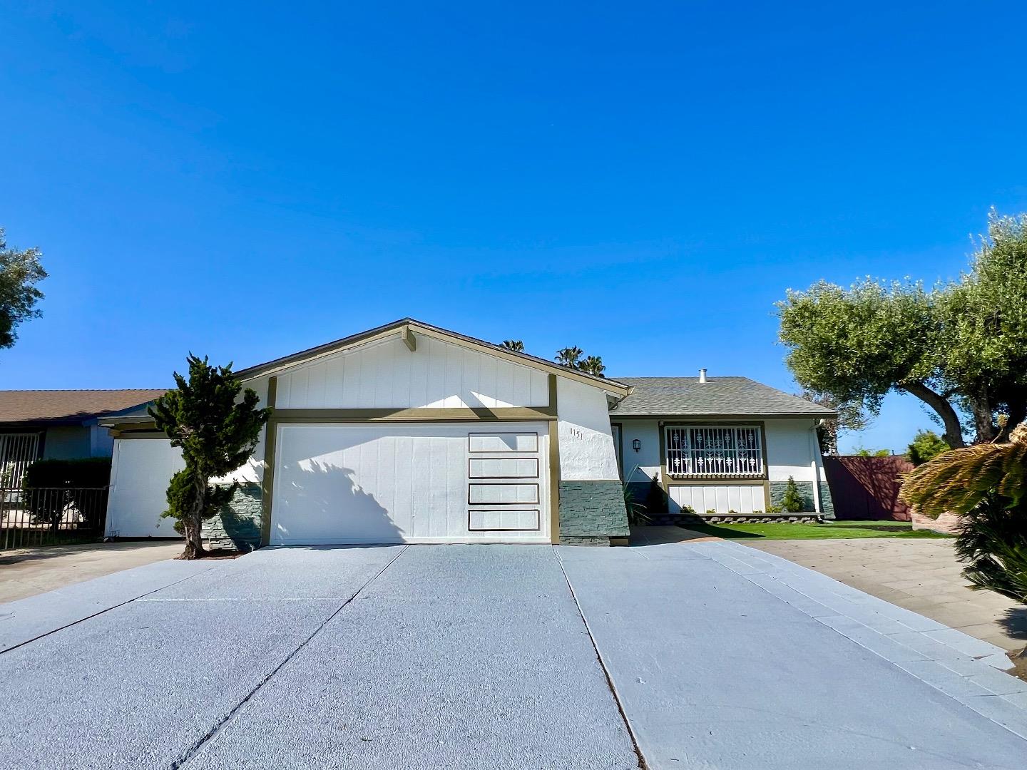 Detail Gallery Image 3 of 50 For 1151 Leeward Dr, San Jose,  CA 95122 - 4 Beds | 2 Baths