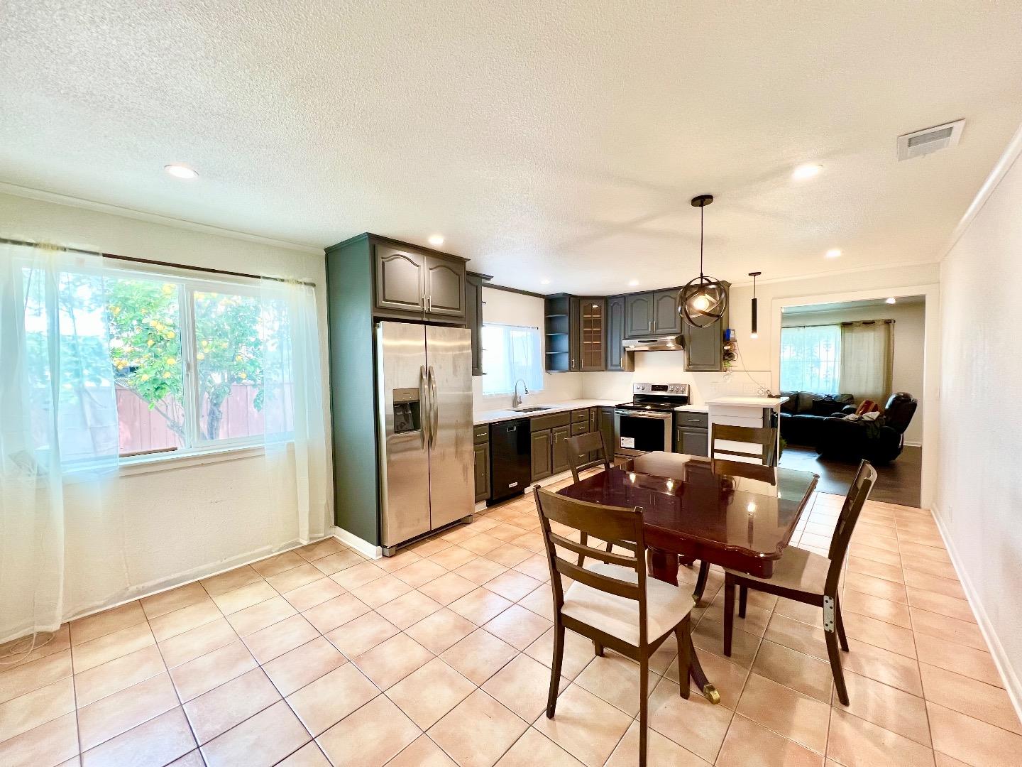 Detail Gallery Image 35 of 50 For 1151 Leeward Dr, San Jose,  CA 95122 - 4 Beds | 2 Baths