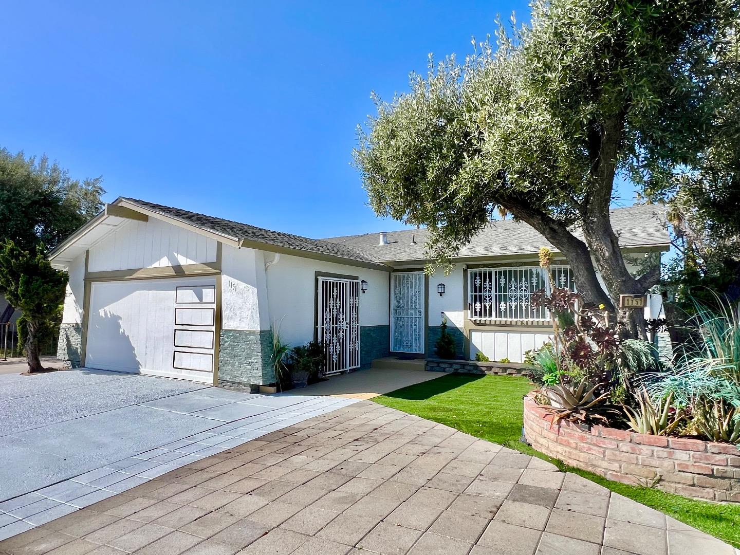 Detail Gallery Image 4 of 50 For 1151 Leeward Dr, San Jose,  CA 95122 - 4 Beds | 2 Baths