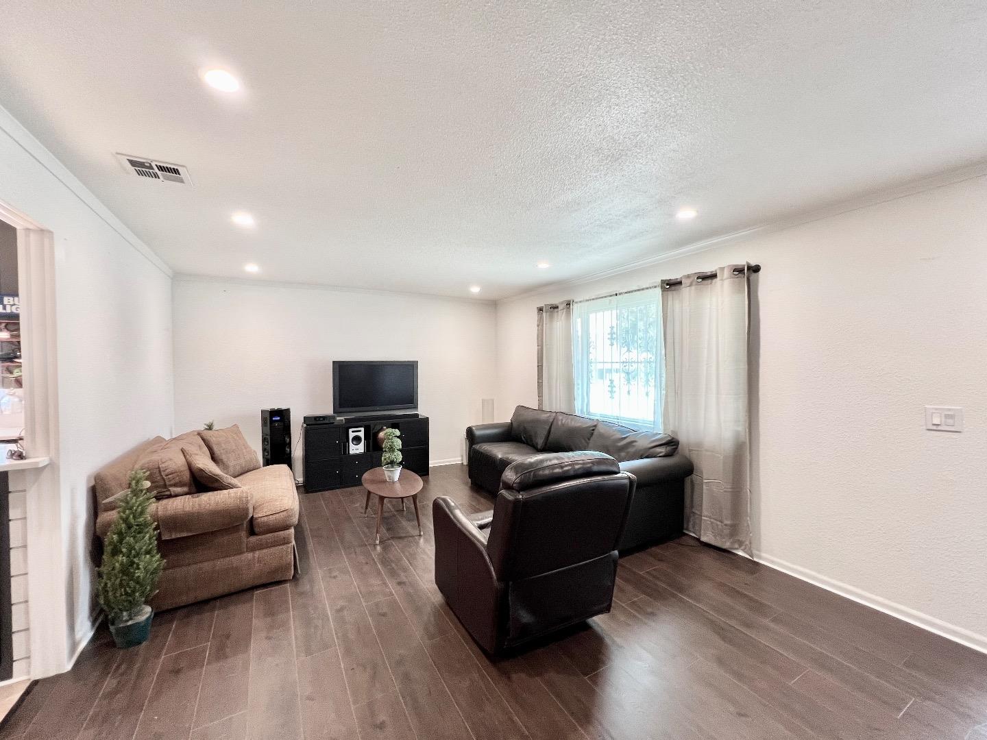 Detail Gallery Image 46 of 50 For 1151 Leeward Dr, San Jose,  CA 95122 - 4 Beds | 2 Baths