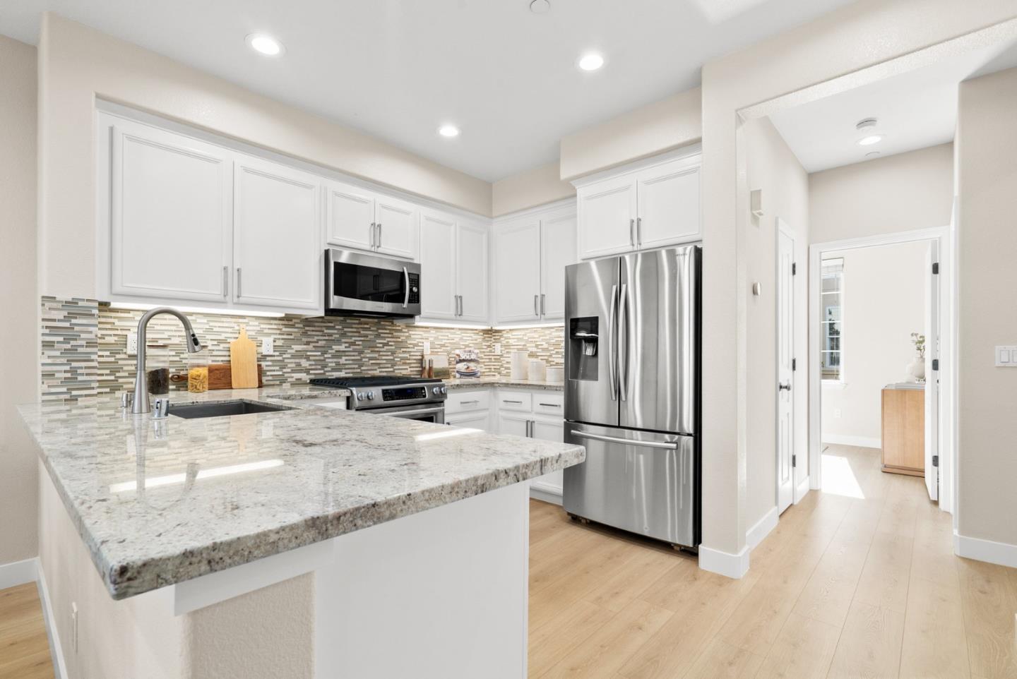 Detail Gallery Image 13 of 47 For 821 Transill Cir, Santa Clara,  CA 95054 - 3 Beds | 3 Baths