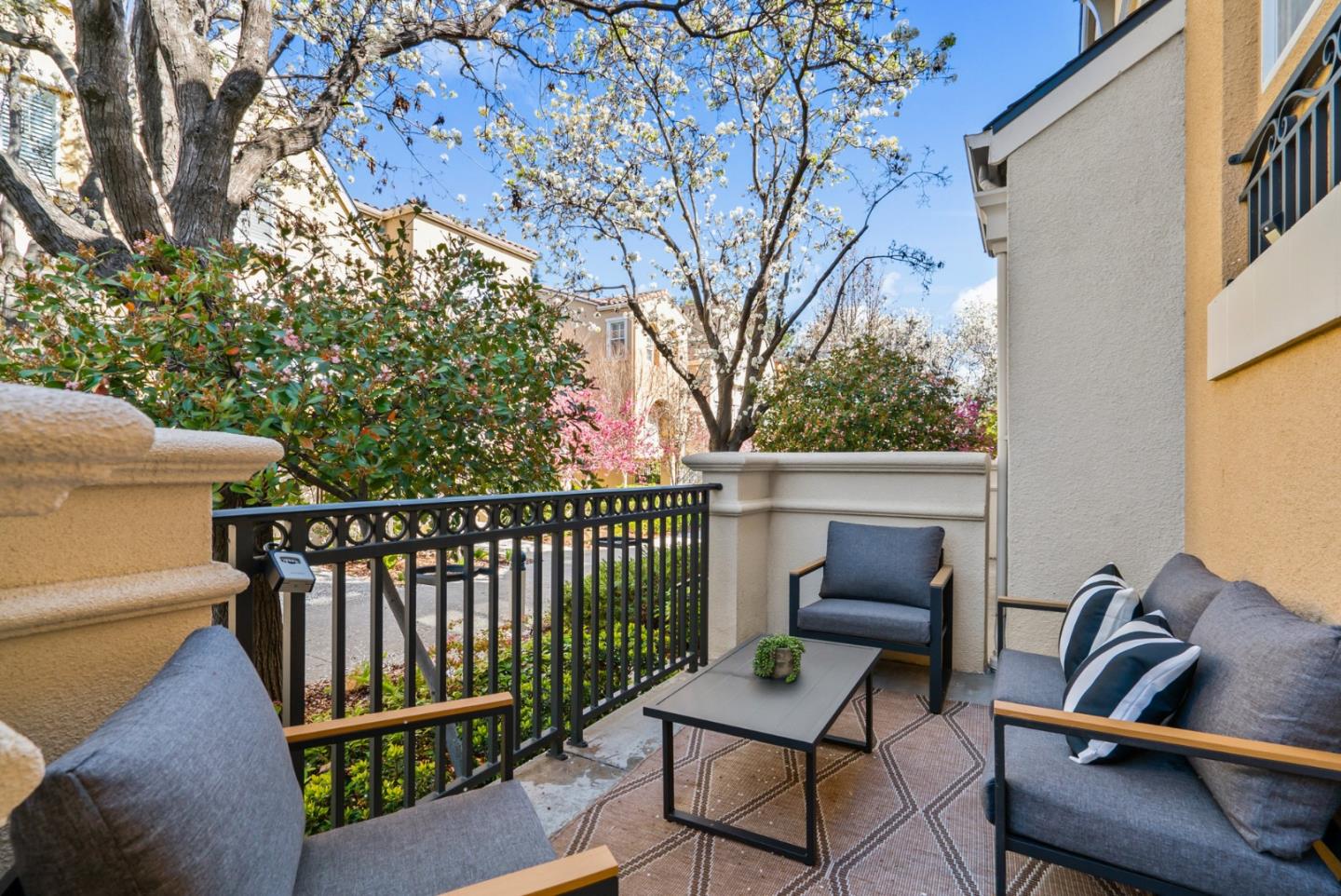 Detail Gallery Image 2 of 47 For 821 Transill Cir, Santa Clara,  CA 95054 - 3 Beds | 3 Baths