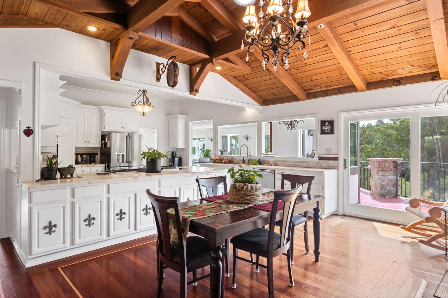 Detail Gallery Image 20 of 54 For 40 Cinnamon Ct, Hillsborough,  CA 94010 - 5 Beds | 4/1 Baths