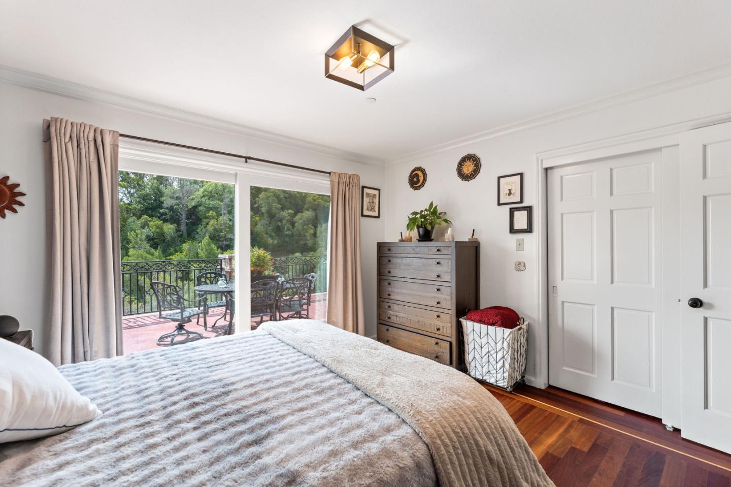 Detail Gallery Image 25 of 54 For 40 Cinnamon Ct, Hillsborough,  CA 94010 - 5 Beds | 4/1 Baths