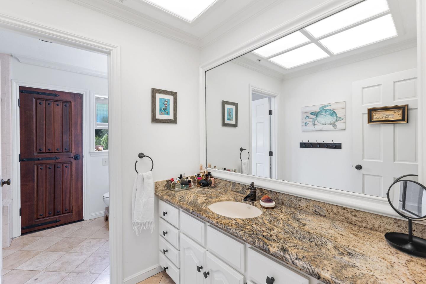 Detail Gallery Image 26 of 54 For 40 Cinnamon Ct, Hillsborough,  CA 94010 - 5 Beds | 4/1 Baths