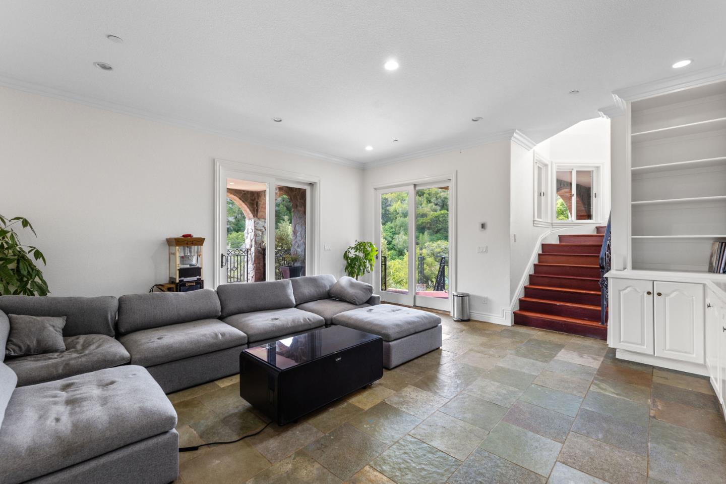 Detail Gallery Image 32 of 54 For 40 Cinnamon Ct, Hillsborough,  CA 94010 - 5 Beds | 4/1 Baths