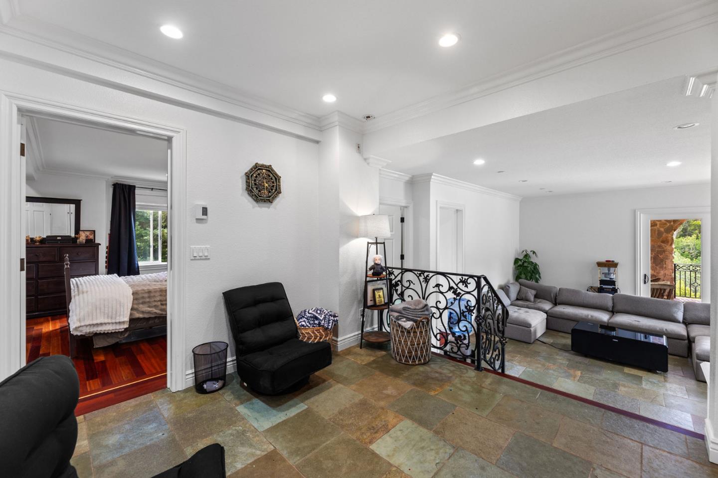 Detail Gallery Image 35 of 54 For 40 Cinnamon Ct, Hillsborough,  CA 94010 - 5 Beds | 4/1 Baths