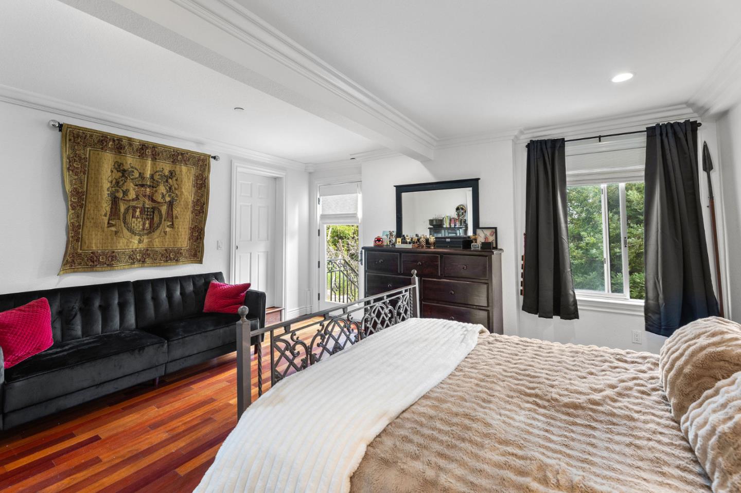 Detail Gallery Image 37 of 54 For 40 Cinnamon Ct, Hillsborough,  CA 94010 - 5 Beds | 4/1 Baths