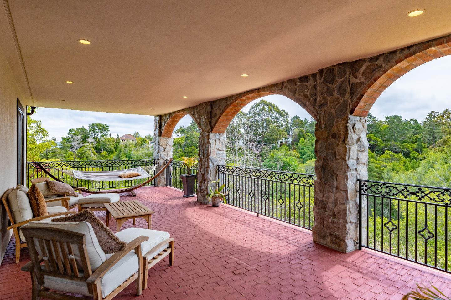 Detail Gallery Image 51 of 54 For 40 Cinnamon Ct, Hillsborough,  CA 94010 - 5 Beds | 4/1 Baths