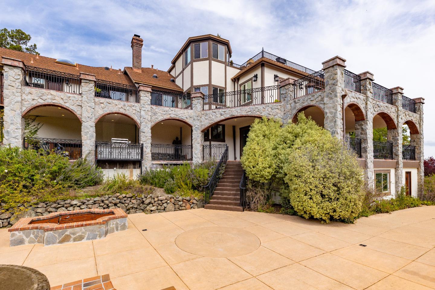 Detail Gallery Image 53 of 54 For 40 Cinnamon Ct, Hillsborough,  CA 94010 - 5 Beds | 4/1 Baths