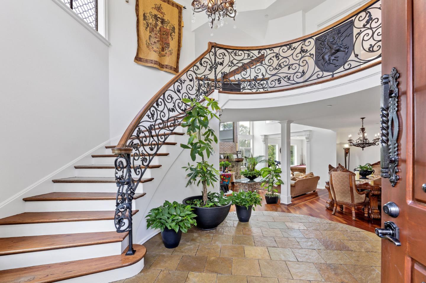 Detail Gallery Image 6 of 54 For 40 Cinnamon Ct, Hillsborough,  CA 94010 - 5 Beds | 4/1 Baths