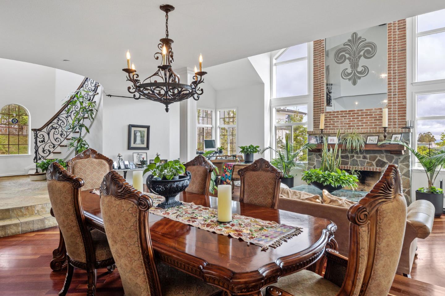 Detail Gallery Image 8 of 54 For 40 Cinnamon Ct, Hillsborough,  CA 94010 - 5 Beds | 4/1 Baths