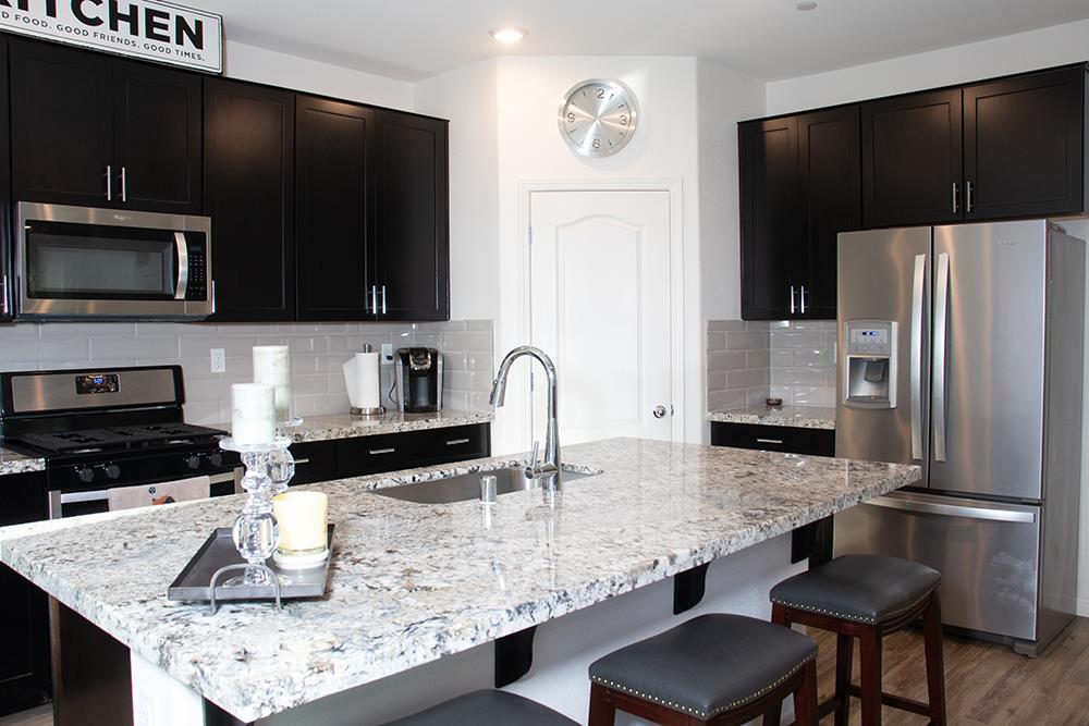 Detail Gallery Image 10 of 40 For 530 Gabriele Ct, Hollister,  CA 95023 - 3 Beds | 2/1 Baths