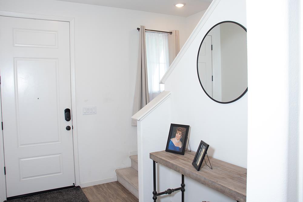 Detail Gallery Image 4 of 40 For 530 Gabriele Ct, Hollister,  CA 95023 - 3 Beds | 2/1 Baths