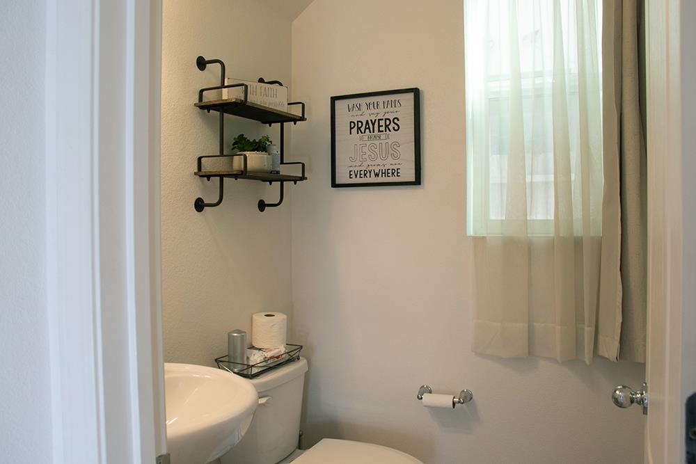 Detail Gallery Image 6 of 40 For 530 Gabriele Ct, Hollister,  CA 95023 - 3 Beds | 2/1 Baths