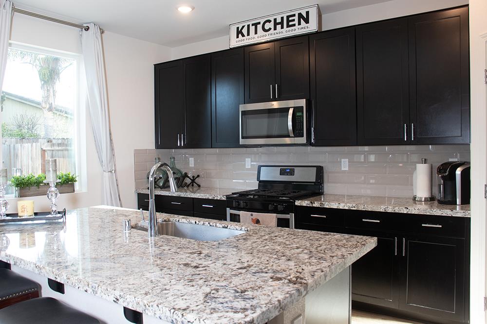 Detail Gallery Image 9 of 40 For 530 Gabriele Ct, Hollister,  CA 95023 - 3 Beds | 2/1 Baths