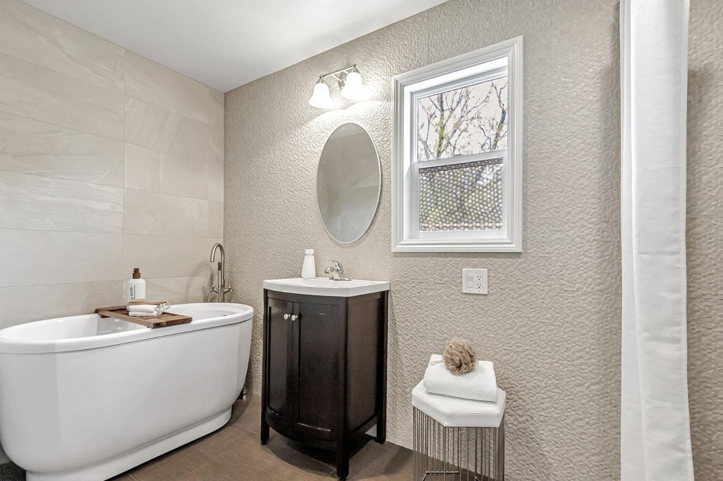 Detail Gallery Image 27 of 93 For 15340 Cooper Ave, San Jose,  CA 95124 - 5 Beds | 3 Baths