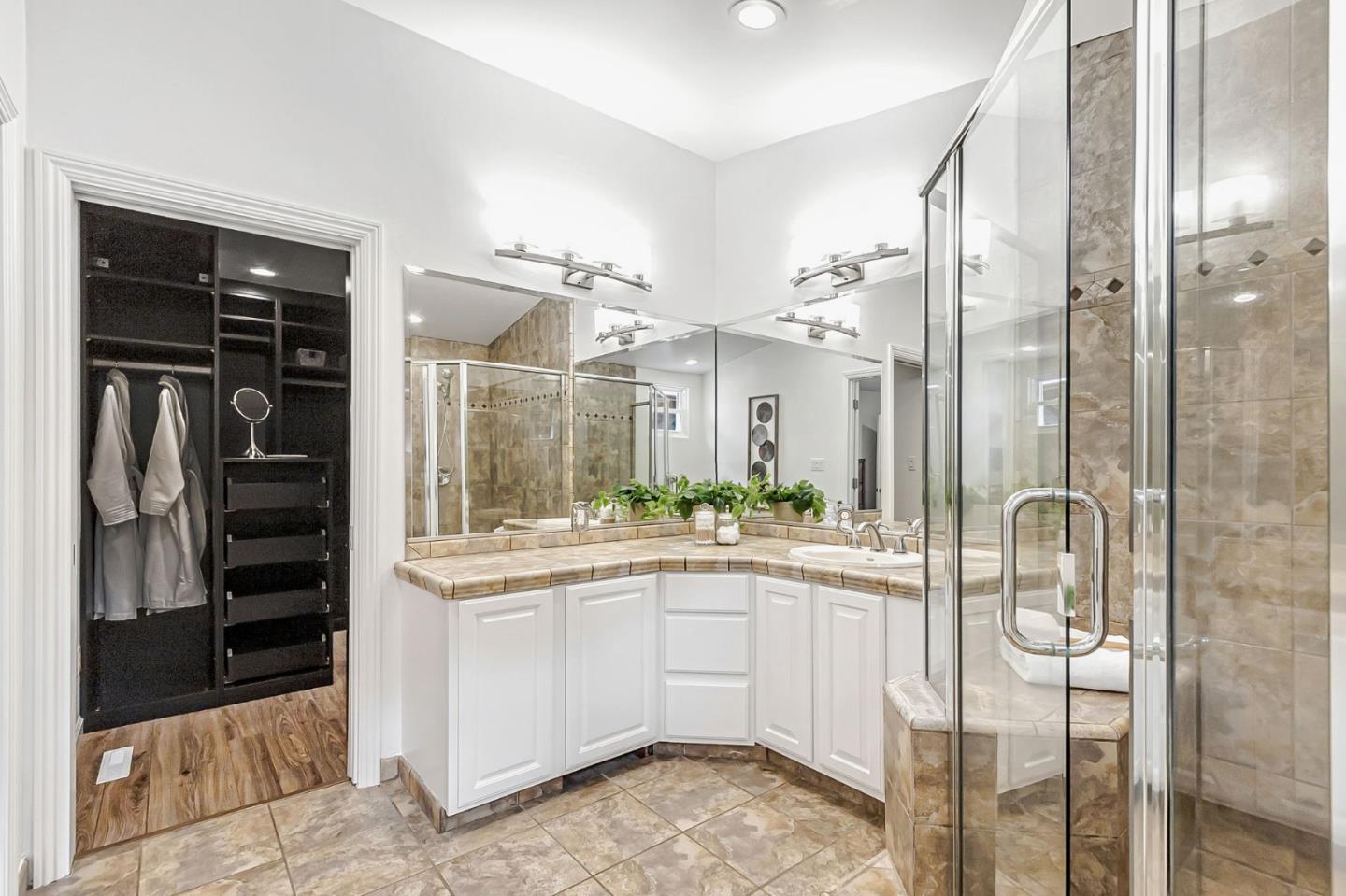 Detail Gallery Image 35 of 93 For 15340 Cooper Ave, San Jose,  CA 95124 - 5 Beds | 3 Baths