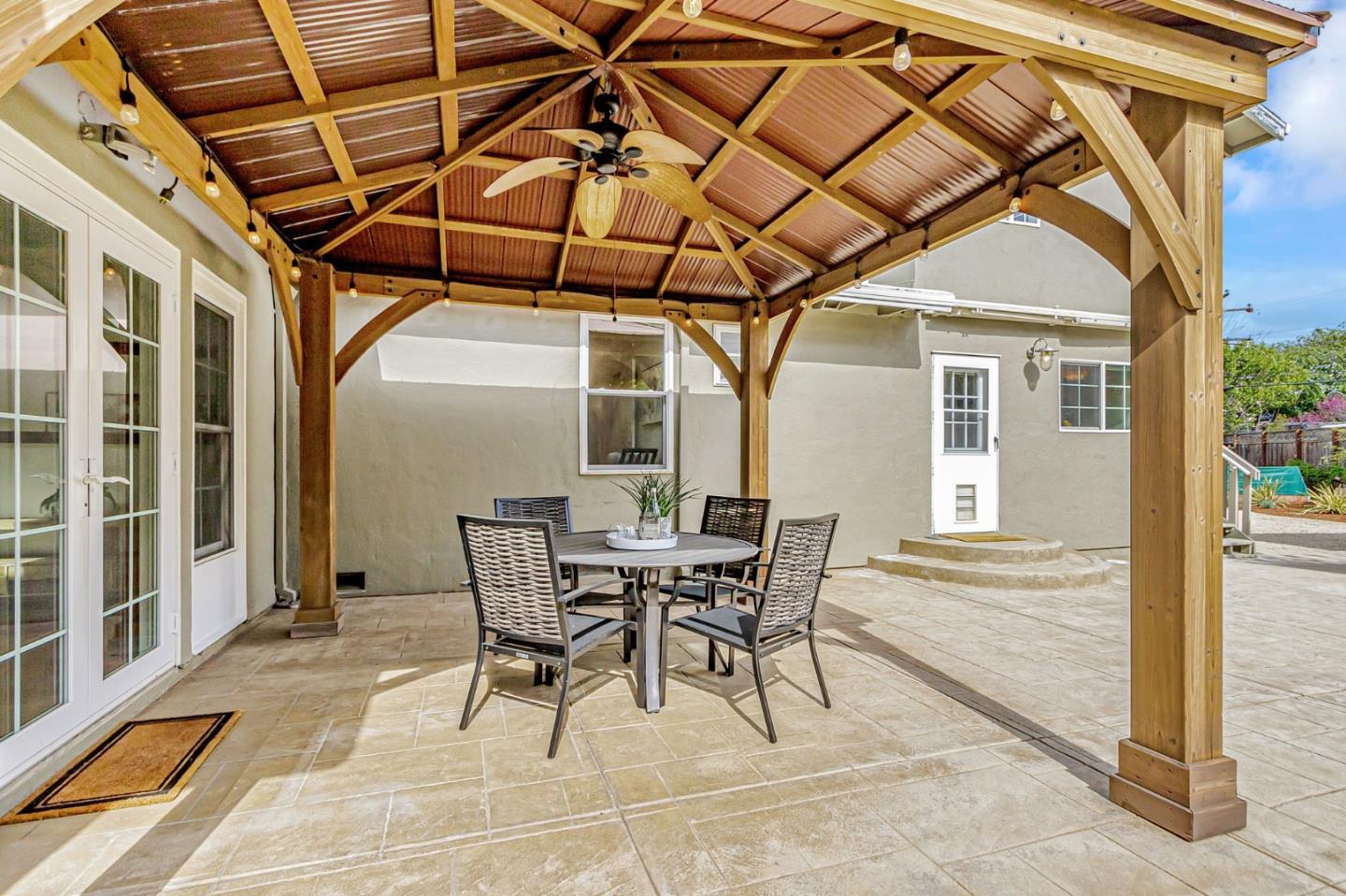 Detail Gallery Image 41 of 93 For 15340 Cooper Ave, San Jose,  CA 95124 - 5 Beds | 3 Baths