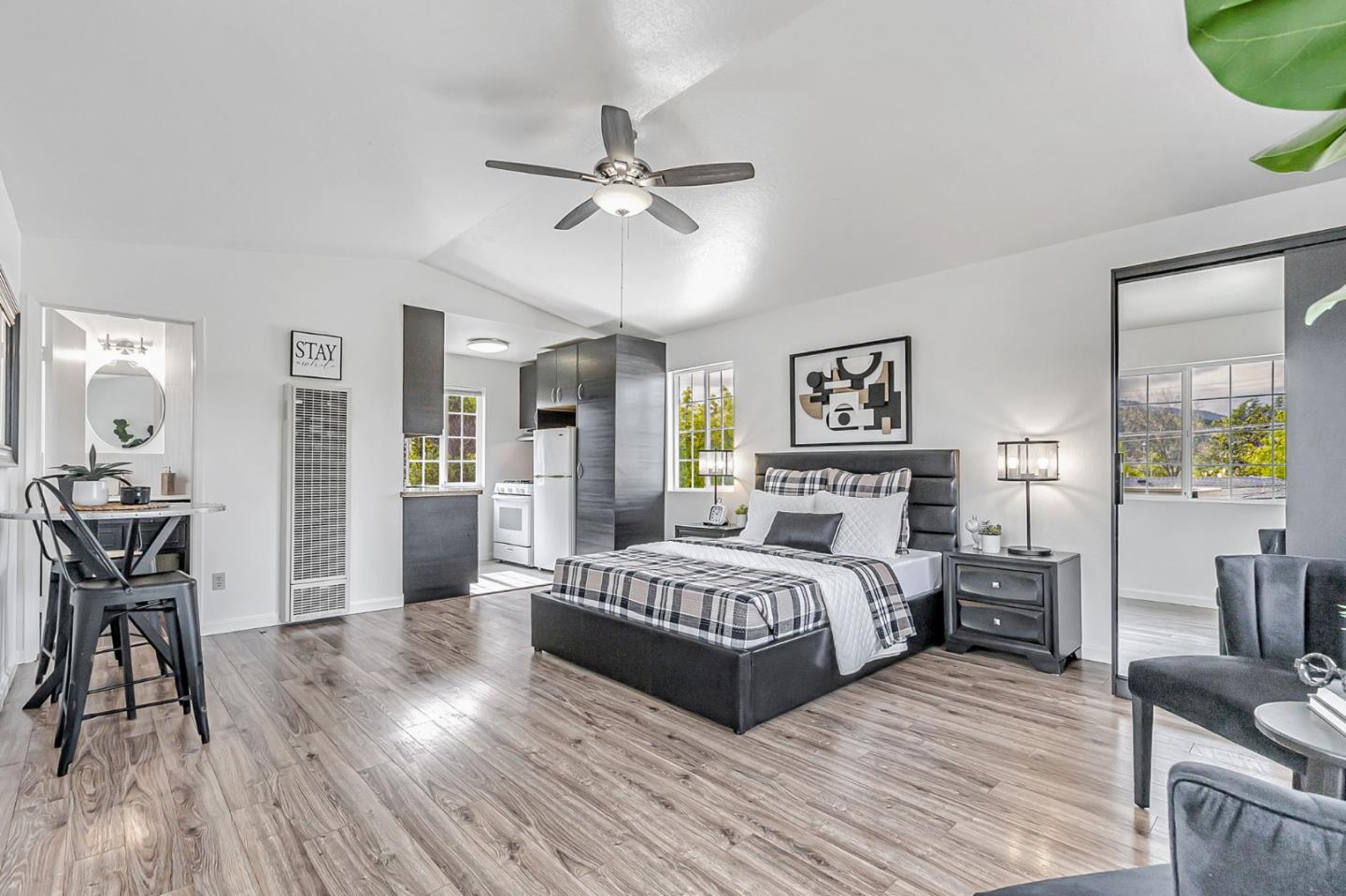 Detail Gallery Image 57 of 93 For 15340 Cooper Ave, San Jose,  CA 95124 - 5 Beds | 3 Baths