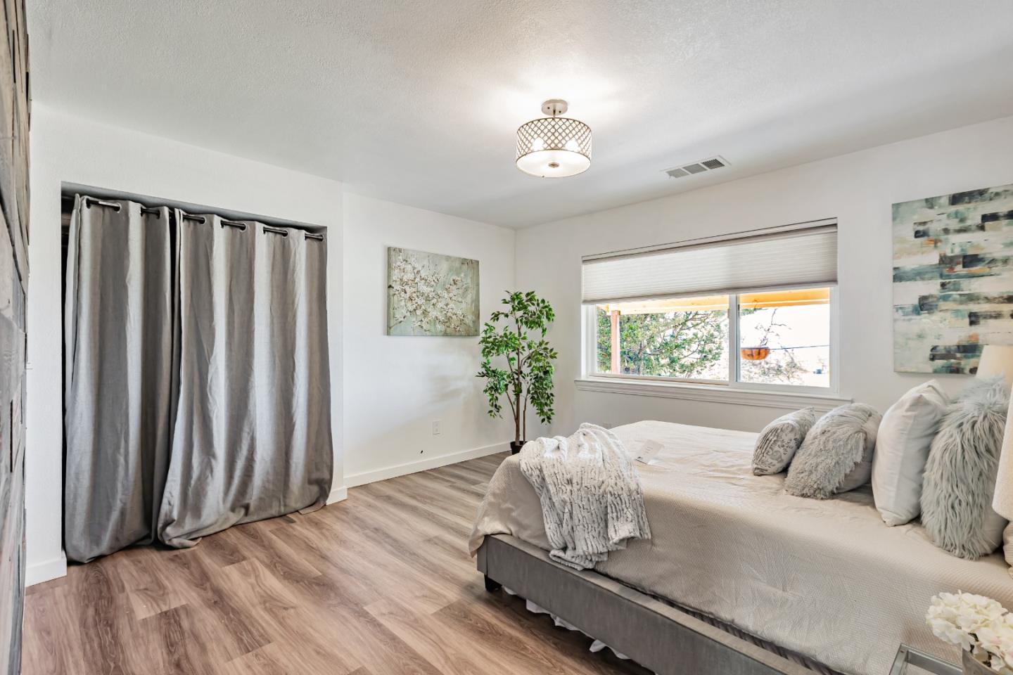 Detail Gallery Image 14 of 55 For 12880 Clayton Rd, San Jose,  CA 95127 - 4 Beds | 3/1 Baths