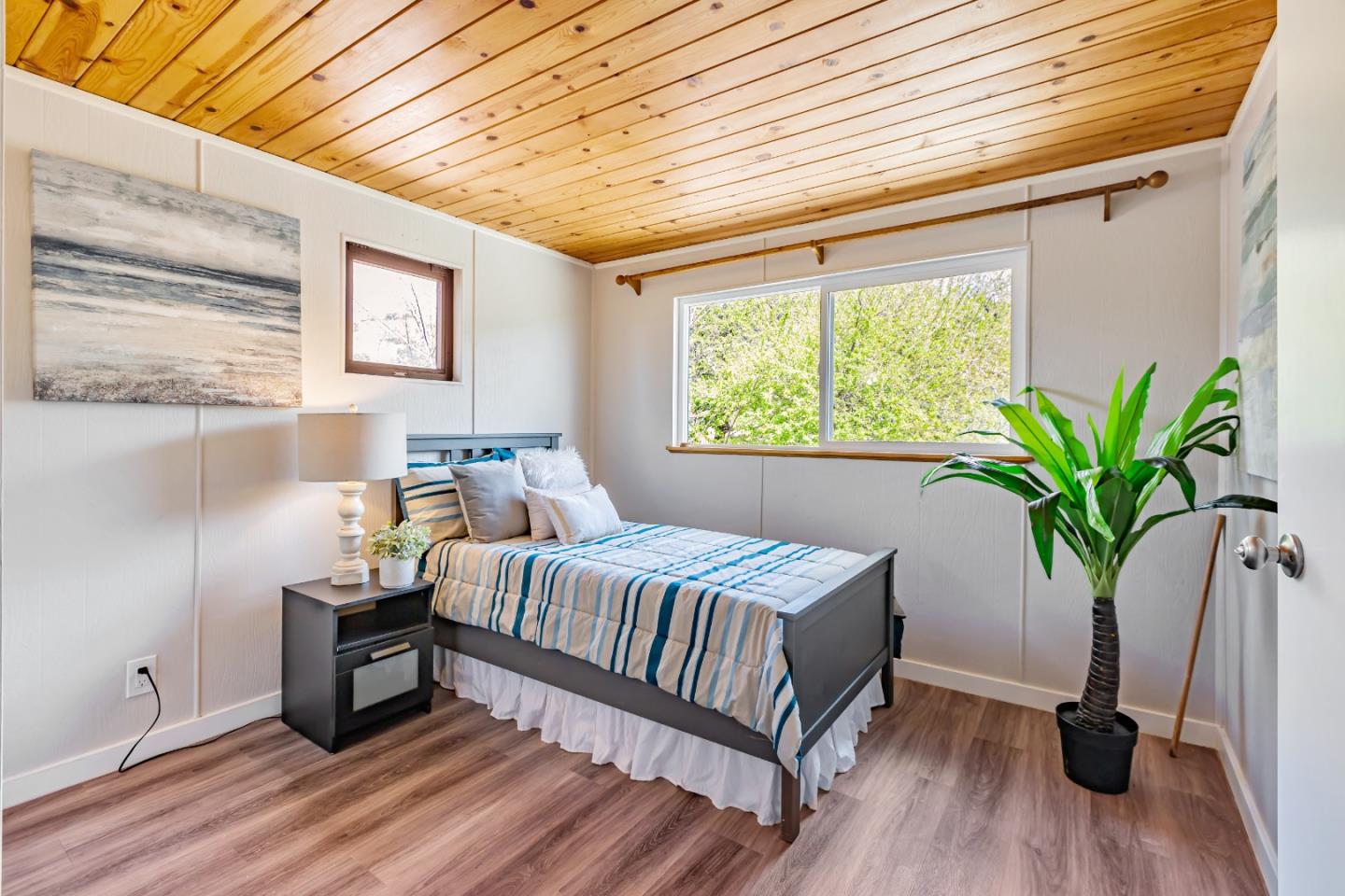 Detail Gallery Image 17 of 55 For 12880 Clayton Rd, San Jose,  CA 95127 - 4 Beds | 3/1 Baths