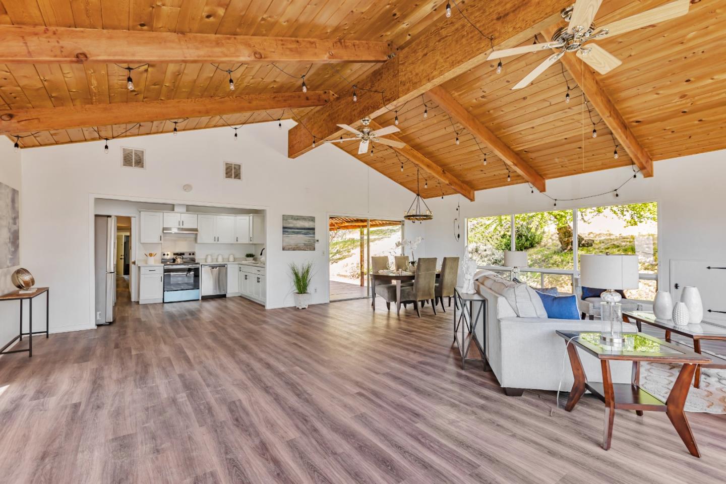 Detail Gallery Image 4 of 55 For 12880 Clayton Rd, San Jose,  CA 95127 - 4 Beds | 3/1 Baths