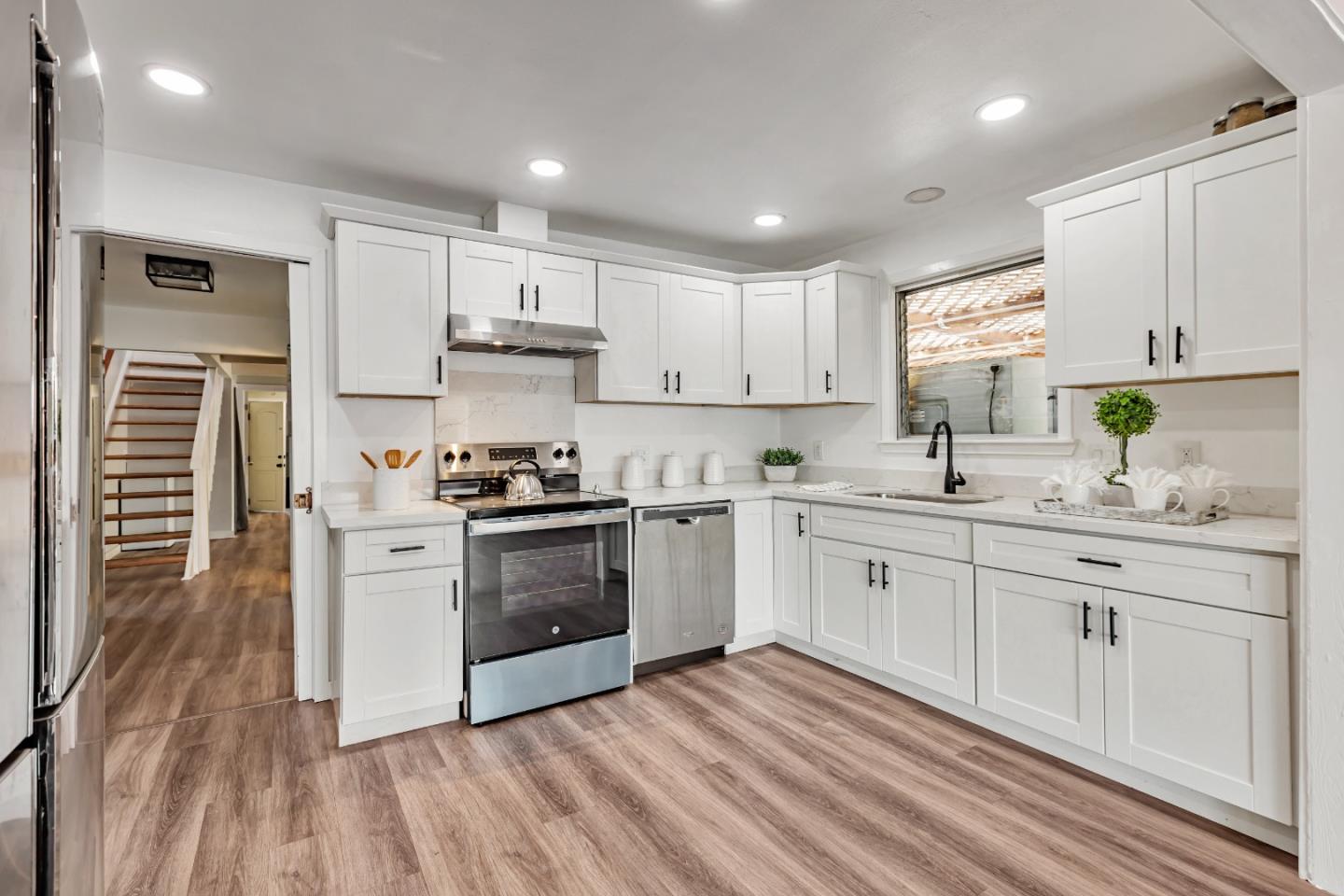 Detail Gallery Image 7 of 55 For 12880 Clayton Rd, San Jose,  CA 95127 - 4 Beds | 3/1 Baths