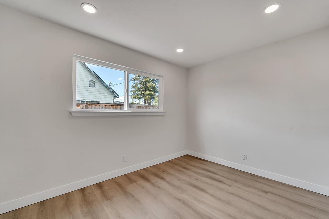 Detail Gallery Image 10 of 41 For 2068 Interbay Dr, San Jose,  CA 95122 - 4 Beds | 2 Baths