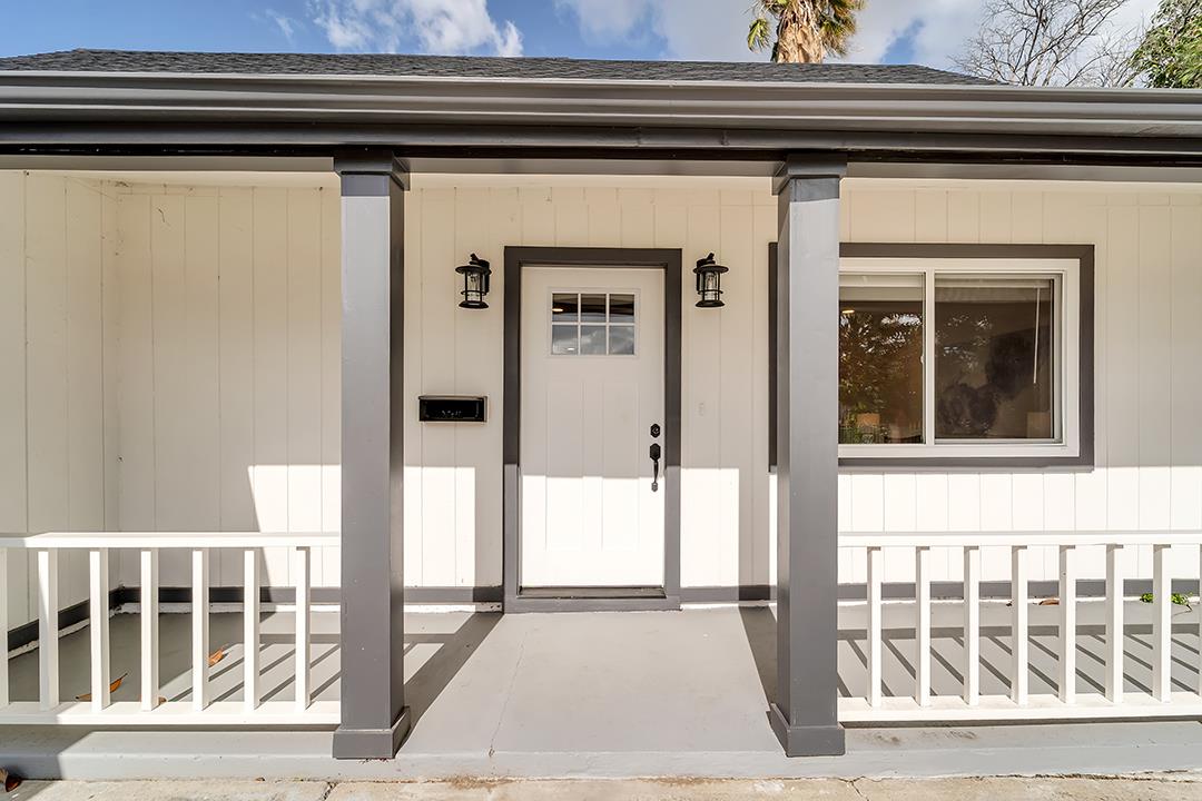 Detail Gallery Image 2 of 41 For 2068 Interbay Dr, San Jose,  CA 95122 - 4 Beds | 2 Baths