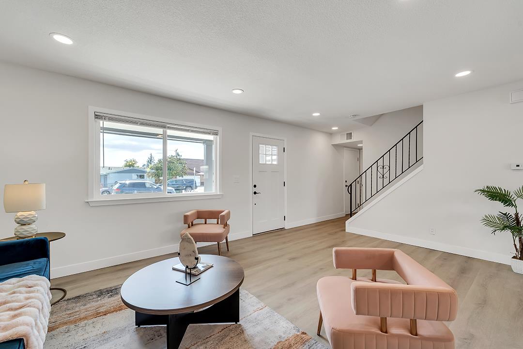 Detail Gallery Image 3 of 41 For 2068 Interbay Dr, San Jose,  CA 95122 - 4 Beds | 2 Baths