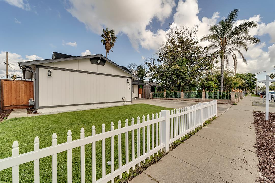 Detail Gallery Image 30 of 41 For 2068 Interbay Dr, San Jose,  CA 95122 - 4 Beds | 2 Baths