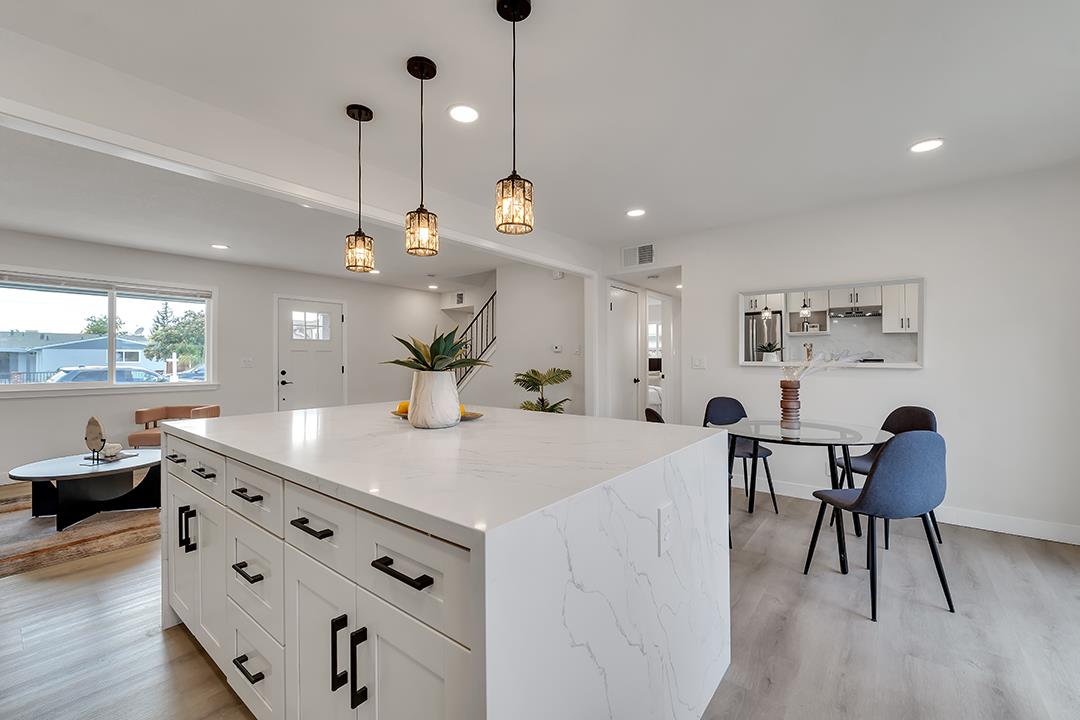 Detail Gallery Image 8 of 41 For 2068 Interbay Dr, San Jose,  CA 95122 - 4 Beds | 2 Baths