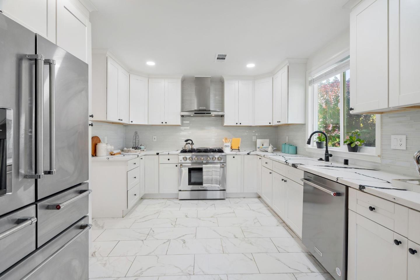 Detail Gallery Image 17 of 47 For 1071 Merle Ave, San Jose,  CA 95125 - 4 Beds | 2 Baths