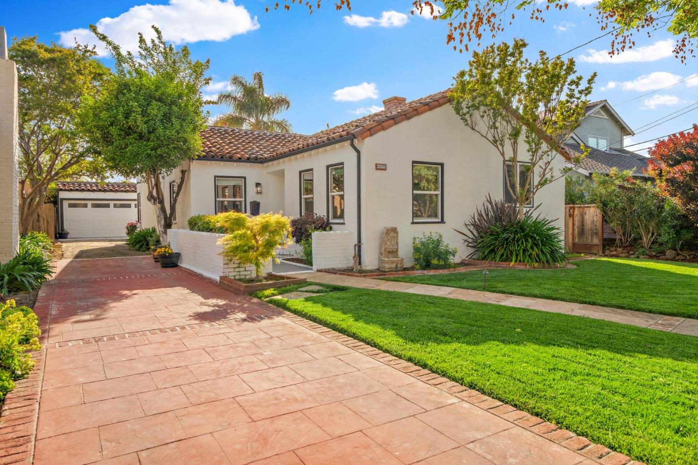 Detail Gallery Image 3 of 47 For 1071 Merle Ave, San Jose,  CA 95125 - 4 Beds | 2 Baths
