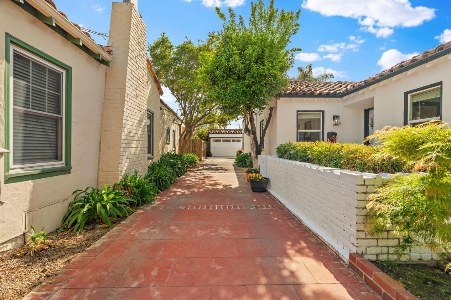 Detail Gallery Image 5 of 47 For 1071 Merle Ave, San Jose,  CA 95125 - 4 Beds | 2 Baths