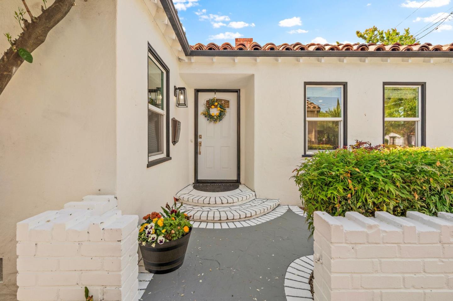 Detail Gallery Image 7 of 47 For 1071 Merle Ave, San Jose,  CA 95125 - 4 Beds | 2 Baths