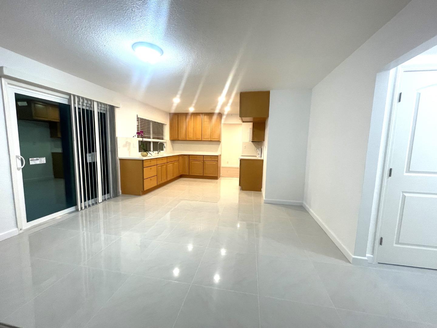 Detail Gallery Image 12 of 51 For 1982 Ensign Way, San Jose,  CA 95133 - 4 Beds | 2/1 Baths