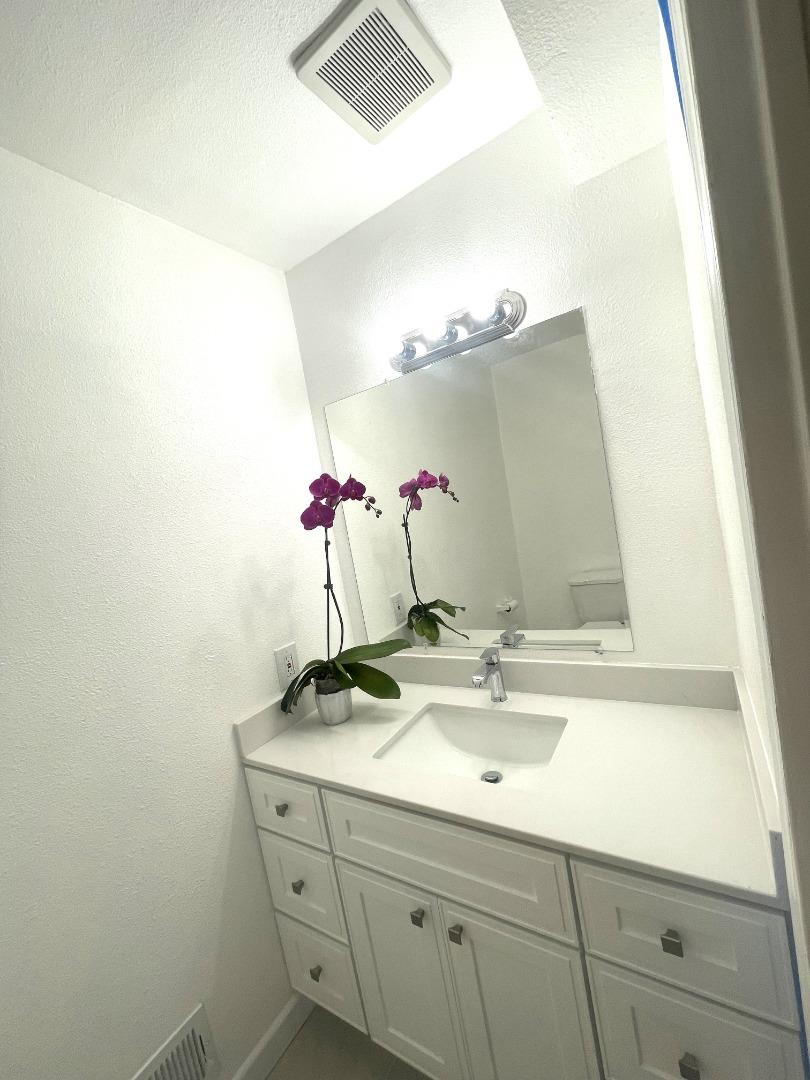 Detail Gallery Image 19 of 51 For 1982 Ensign Way, San Jose,  CA 95133 - 4 Beds | 2/1 Baths