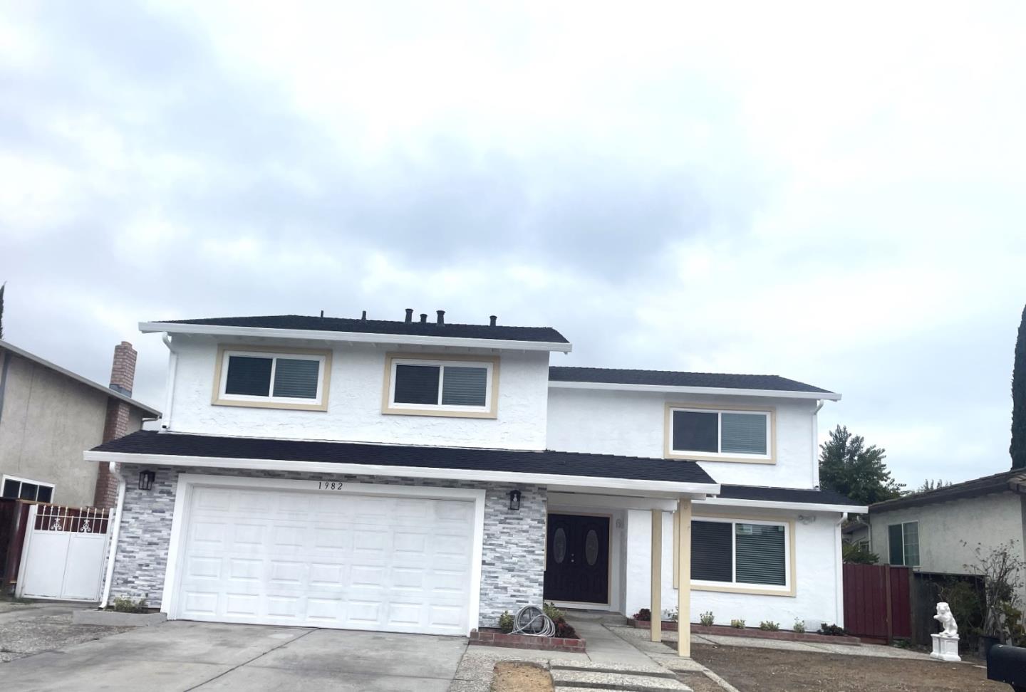 Detail Gallery Image 3 of 51 For 1982 Ensign Way, San Jose,  CA 95133 - 4 Beds | 2/1 Baths