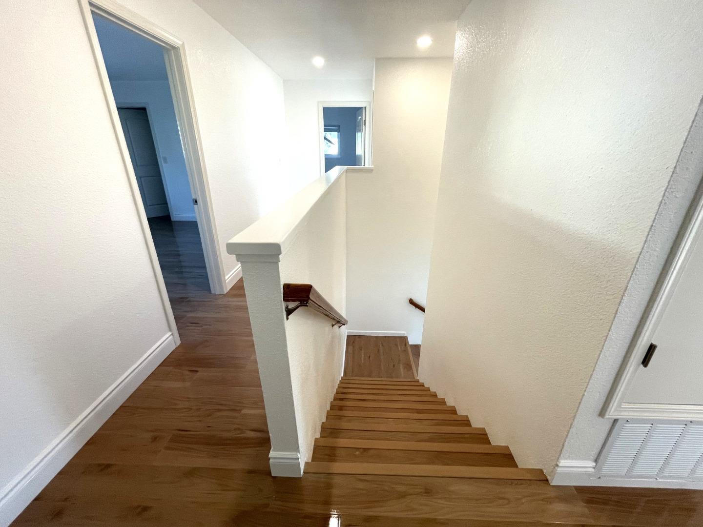 Detail Gallery Image 34 of 51 For 1982 Ensign Way, San Jose,  CA 95133 - 4 Beds | 2/1 Baths