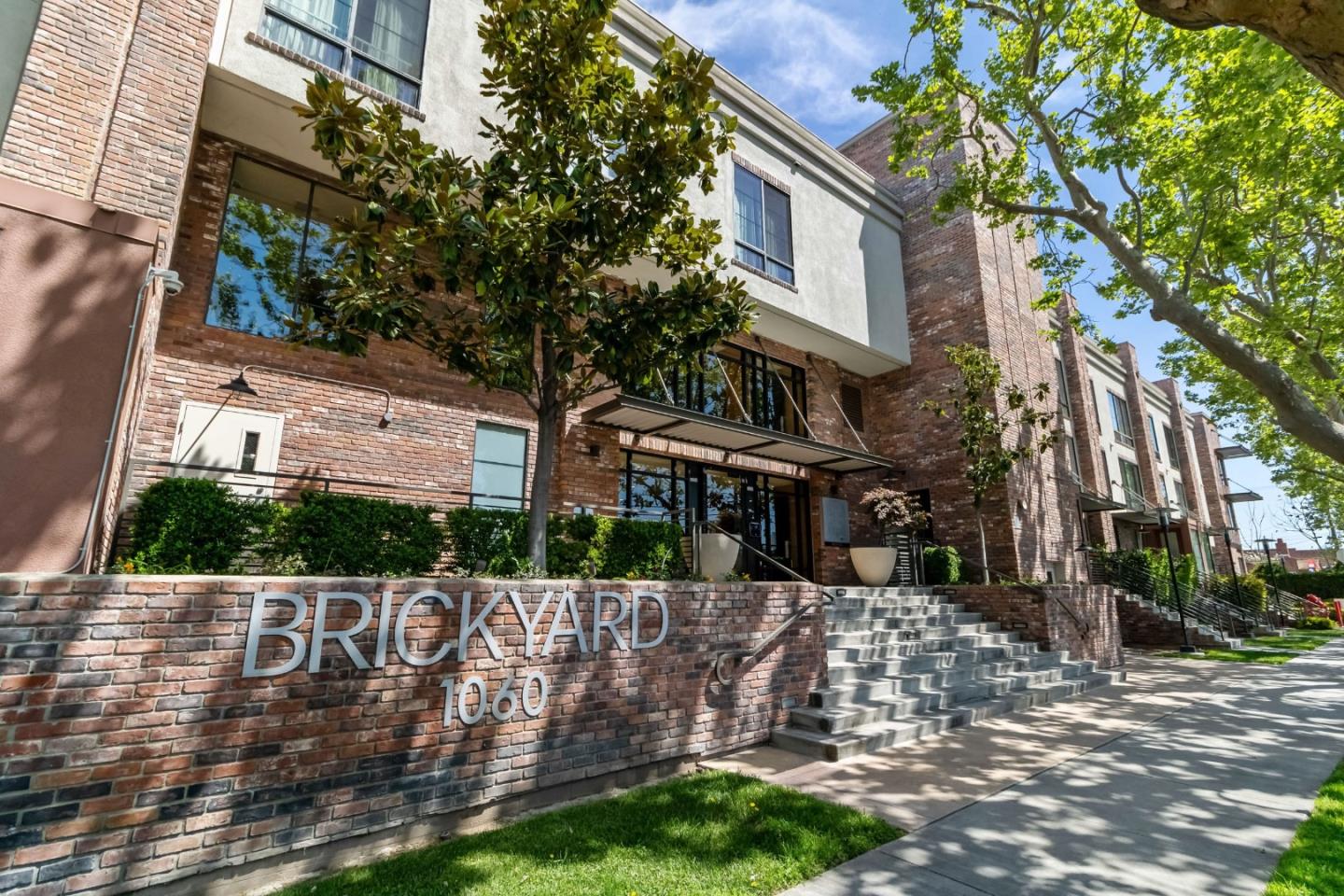 Detail Gallery Image 2 of 32 For 1060 S 3rd St #115,  San Jose,  CA 95112 - 2 Beds | 2 Baths