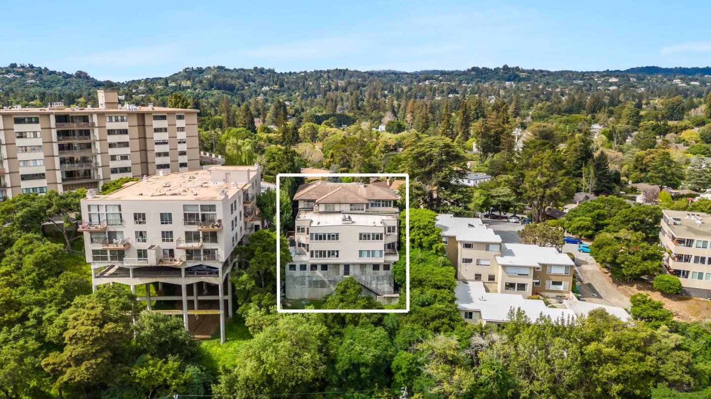 Detail Gallery Image 2 of 44 For 24 Mounds Rd #B,  San Mateo,  CA 94402 - 3 Beds | 2 Baths